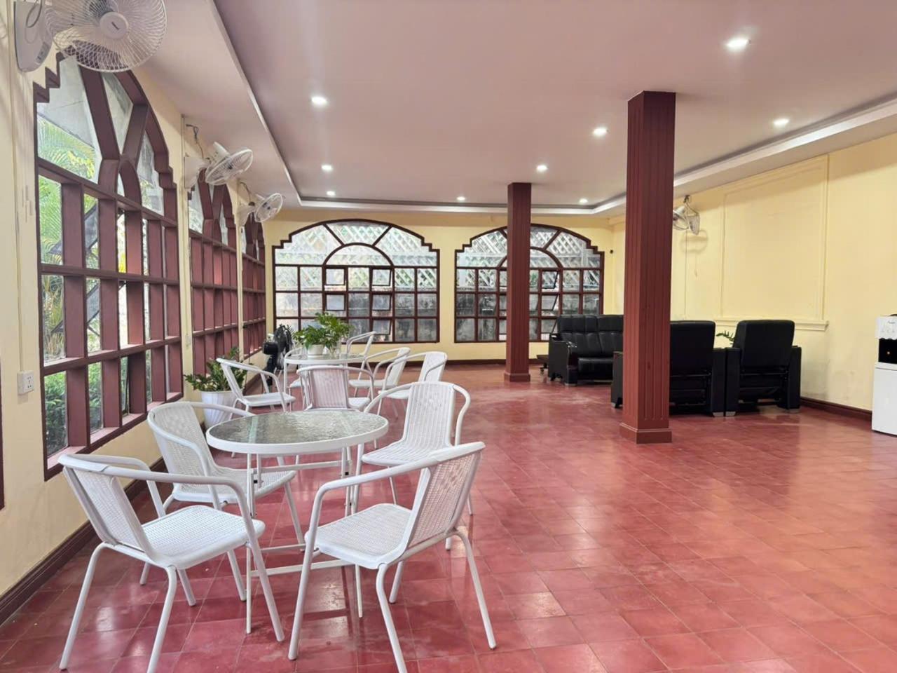 Yula Hotel Thatluang 비엔티안 외부 사진